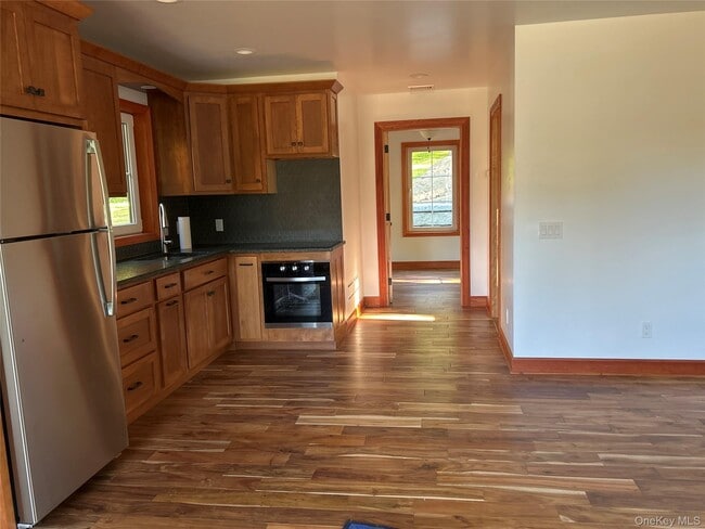 Building Photo - 21 Highland St