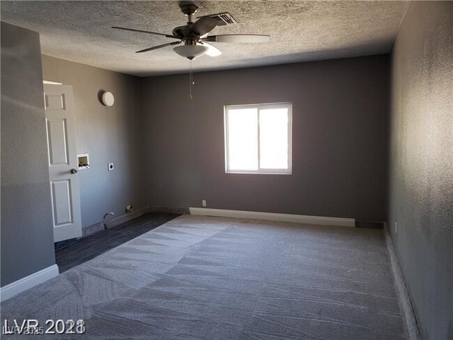 Building Photo - 3115 E Dillon Ave