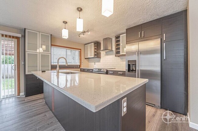 Building Photo - 15501 SE 19th Cir