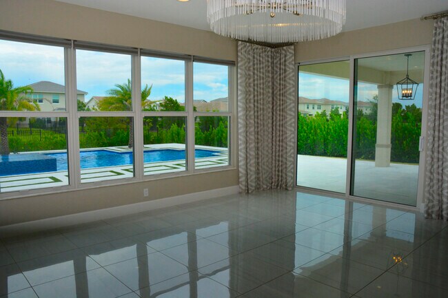 Building Photo - 1402 Thistle Pl