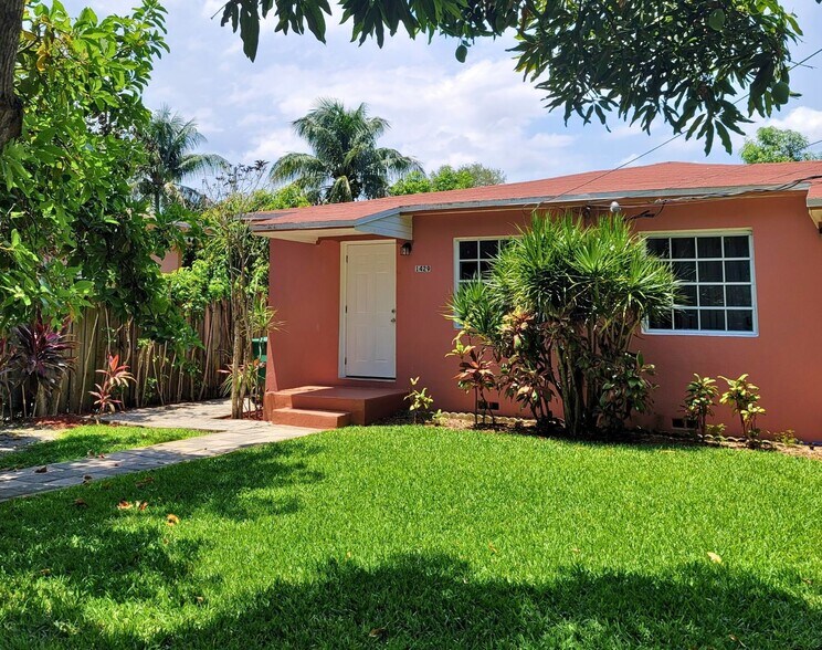 Building Photo - 1429 NE 147th St