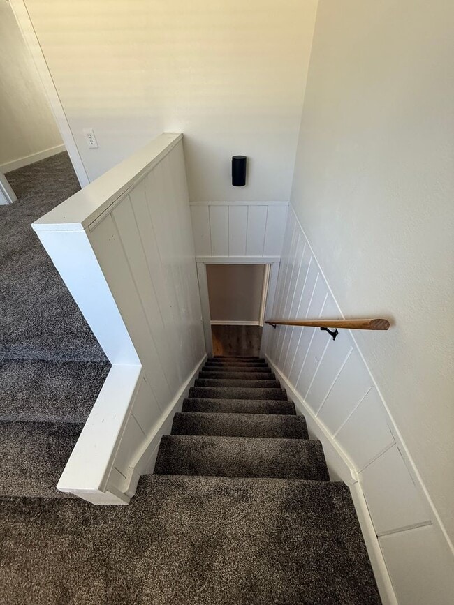 Building Photo - Newly Remodeled 3 Bed/2 Bath in North Bend