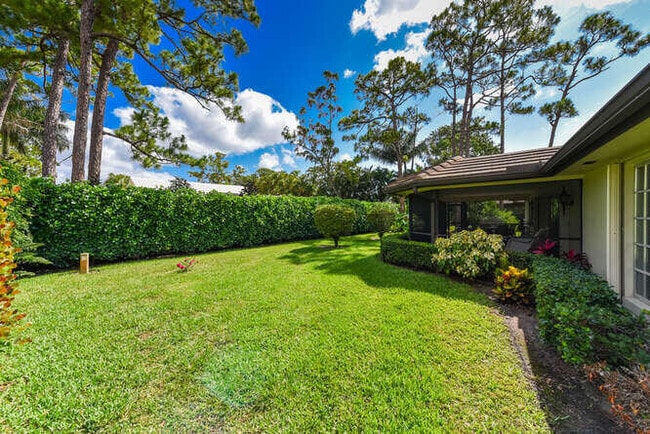 Building Photo - 493 Forestview Dr