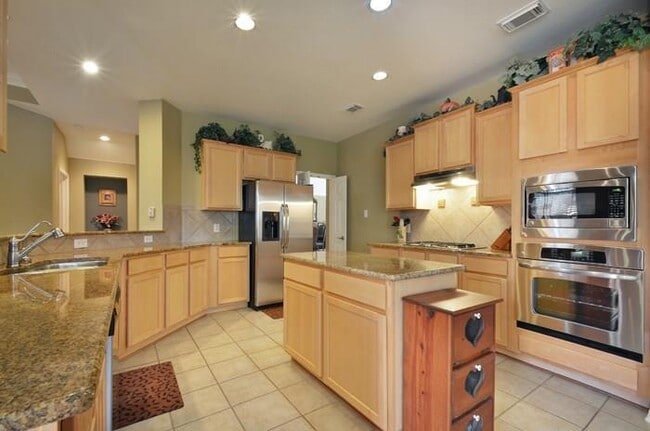 Building Photo - 1302 Hunter Ace Way
