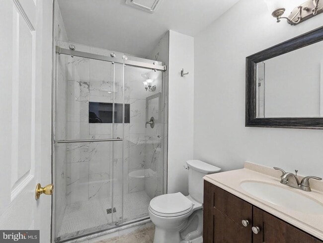 Building Photo - 140 Westbury Ct