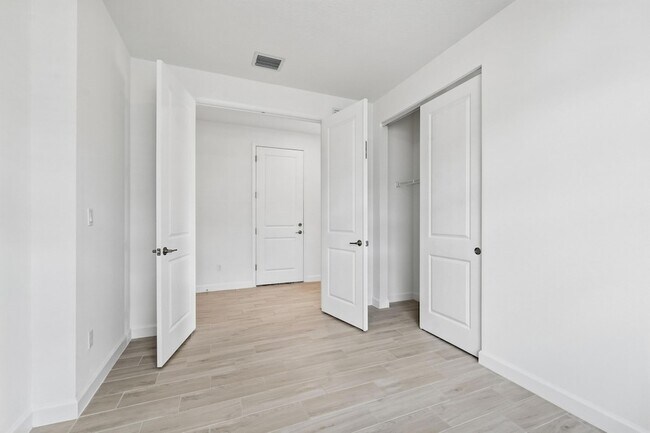 Building Photo - 3765 Harborside Ave