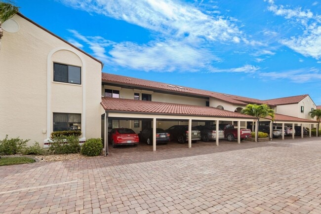 Building Photo - Waterfront Condo with Boat Dock