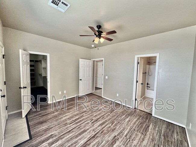 Building Photo - 151 Bison Ct Way