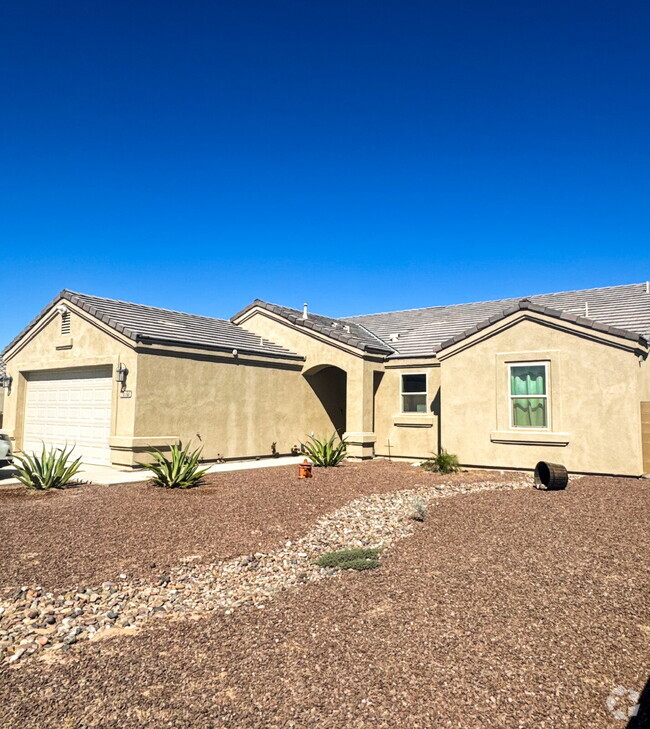 Building Photo - Stunning Foothills Paradise