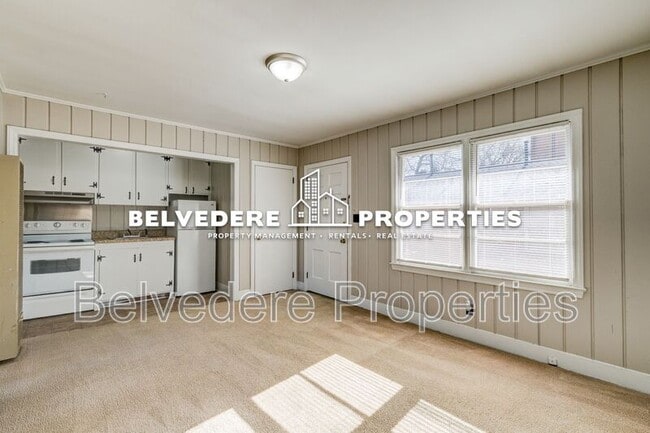 Building Photo - 215 McIver St