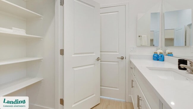 Building Photo - 5750 N La Cholla Blvd