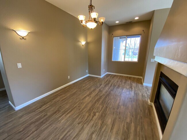 Building Photo - Beautiful 3 Bedroom + 1 FLEX ROOM Single Story House in South Meadows Reno