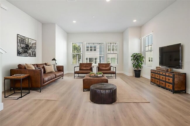 Building Photo - 6605 N Nebraska Ave