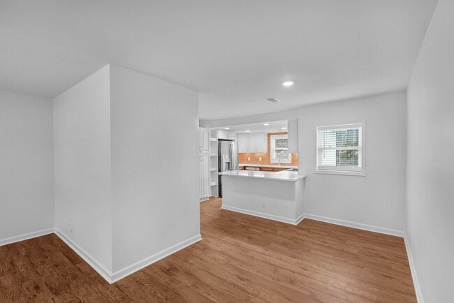 Building Photo - Renovated House on Corner Lot!