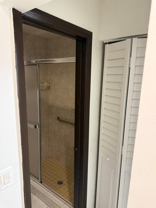 Building Photo - 429 NW 15th Ave