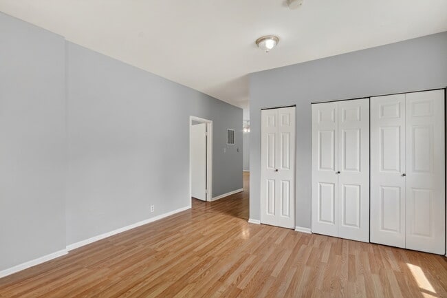 Building Photo - 241 S Highland Dr