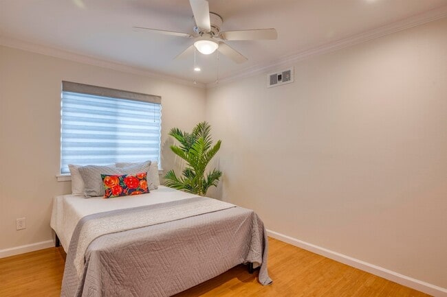 Building Photo - 912 N Niheu Pl