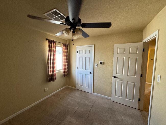 Building Photo - 2058 E Fremont Dr