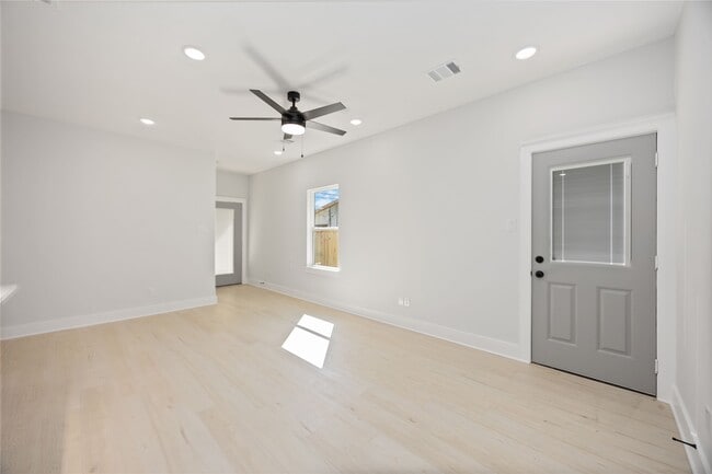 Building Photo - 8511 Prairie View Dr