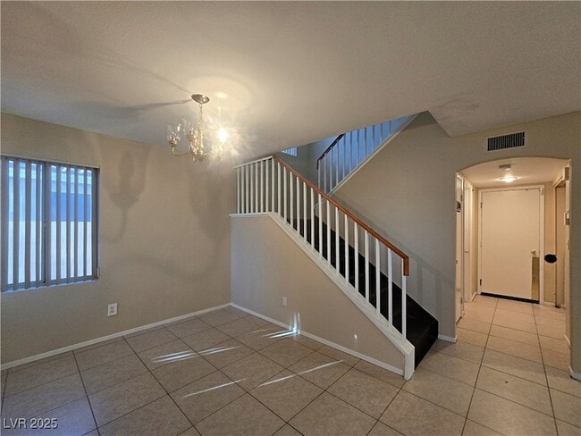 Building Photo - 8120 Sandy Creek Dr