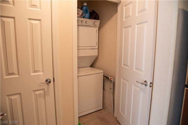 Building Photo - Northwest 3 bed, Lots of Amenities!