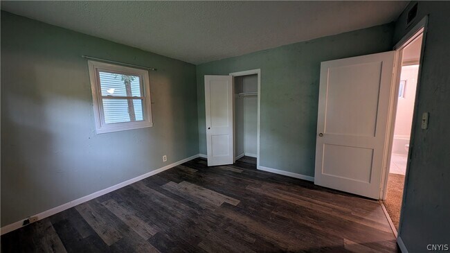 Building Photo - 15 Wexford Rd