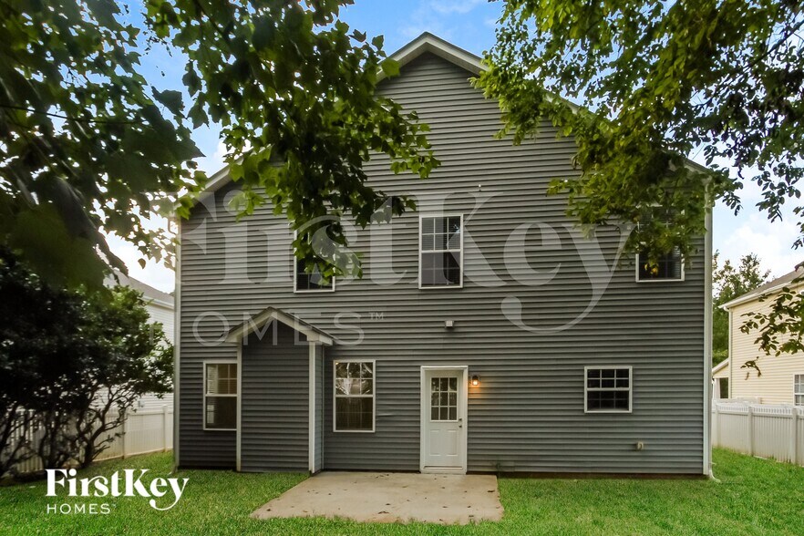 Building Photo - 4204 High Shoals Dr