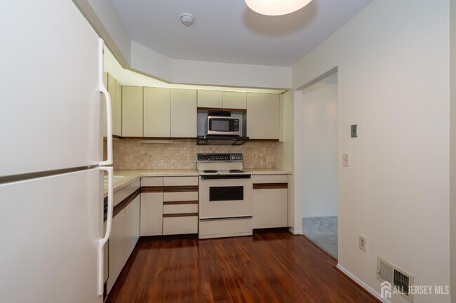 Building Photo - 122 Concordia Cir