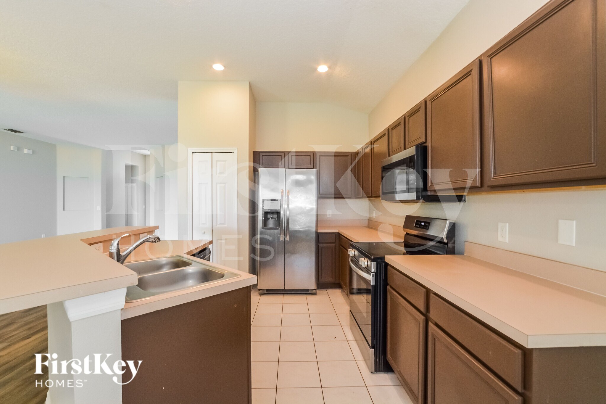 Building Photo - 14330 Estrella Dr