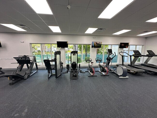 Building Photo - 16919 N Bay Rd