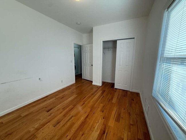 Building Photo - 33 Nelson Ave