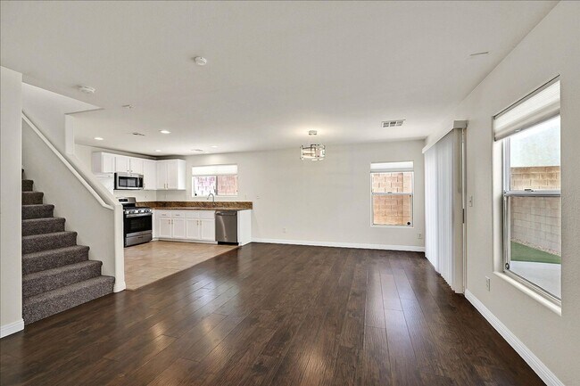 Building Photo - Freshly Updated Southwest Las Vegas Home