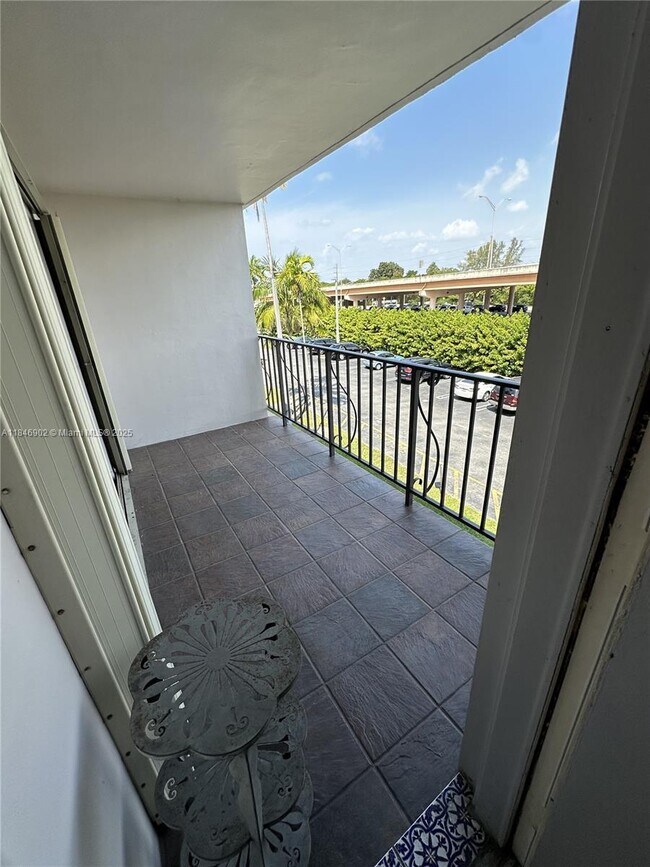 Building Photo - 8107 SW 72nd Ave