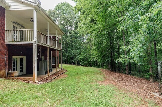 Building Photo - 580 Wolf Creek Trail