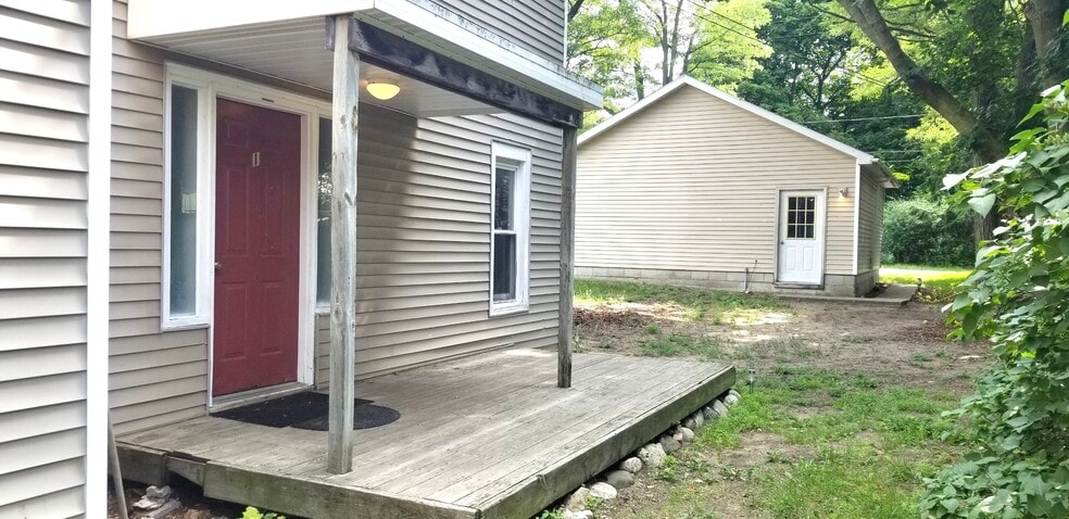 Building Photo - 404 2nd St