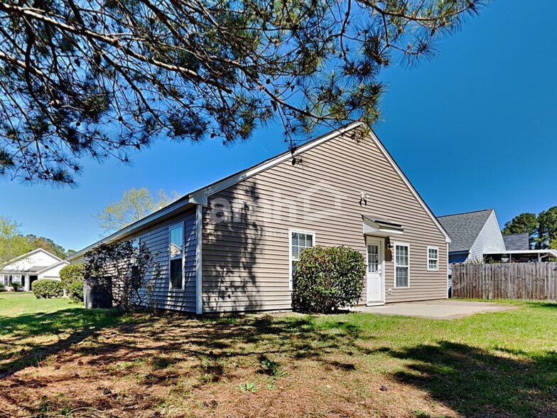 Building Photo - 156 Wildberry Ln