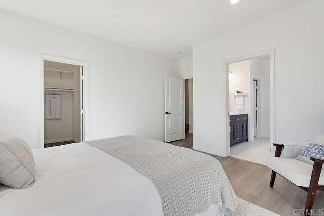 Building Photo - 1720 Santa Ivy Ave