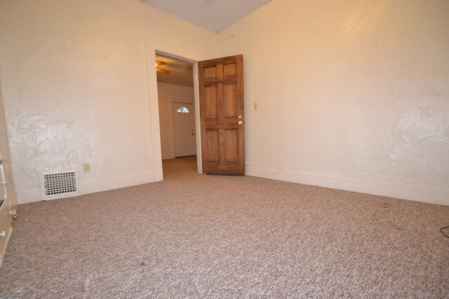 Building Photo - 567 Cross Ct