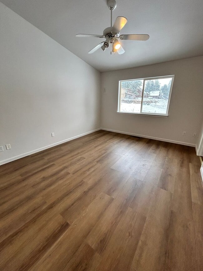 Building Photo - Recently Renovated Beautiful Forest Lakes Home - 3bd/ 2ba w/Attached Garage