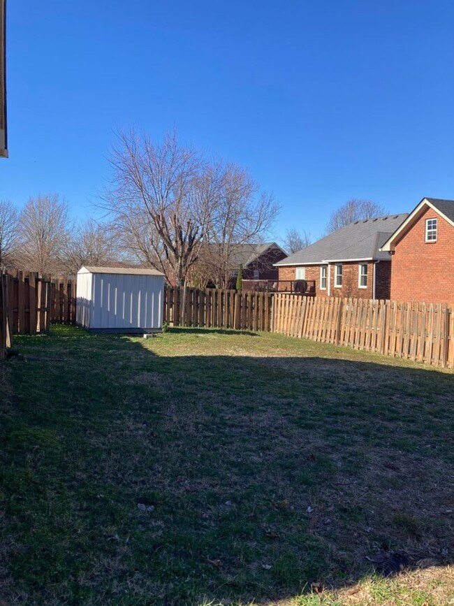 Building Photo - Lebanon Home in Summer Crest