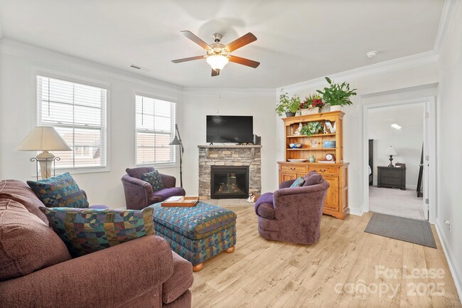 Building Photo - 758 Latrobe Dr