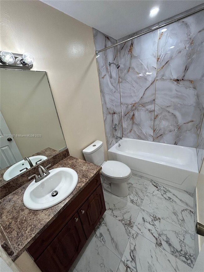 Building Photo - 840 Independence Dr