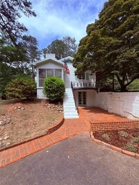 Building Photo - 13 Brookside Dr