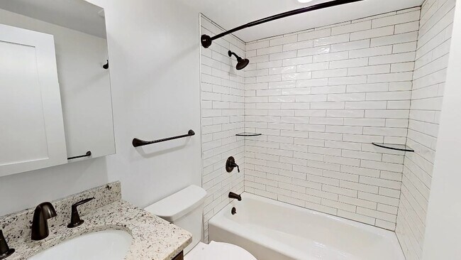 Building Photo - 43 Burnham St