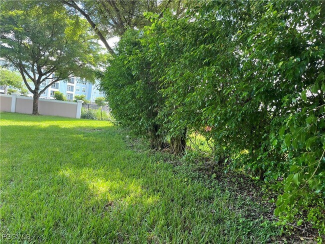 Building Photo - 9999 Chiana Cir