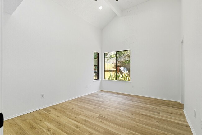 Building Photo - 18511 Headland Dr