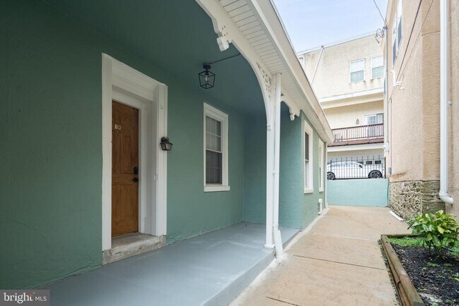 Building Photo - 3869 Terrace St