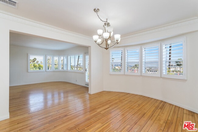 Building Photo - 1541 Selma Dr