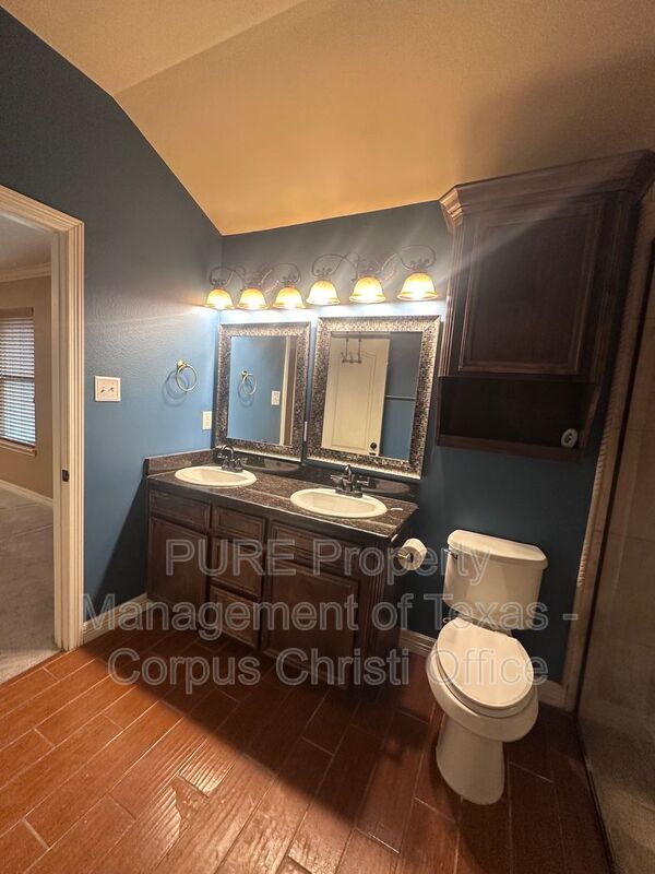 Building Photo - 6902 Anastasia Dr