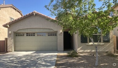 Building Photo - Vail School District hard to find 5 bedroo...